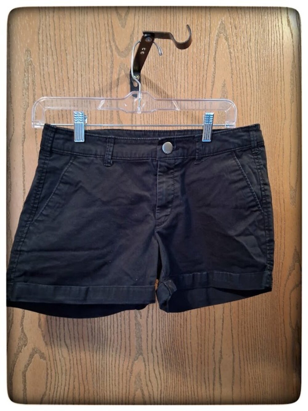 Khakis by GAP Style: Skinny Boyfriend Short Size: US 2 True Black